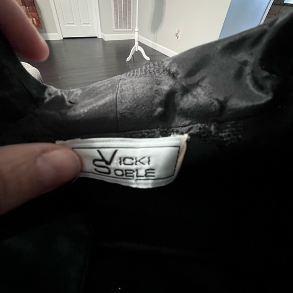 Vicki Soble Vintage Damask Blazer - Picture 4 of 4